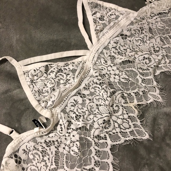 Size M lace crop top - Picture 4 of 4